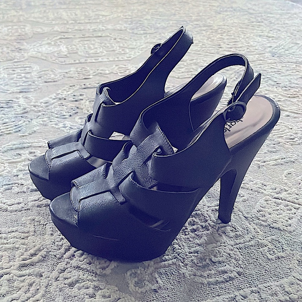 Size 8 Black charlotte russe 6” sandal heels